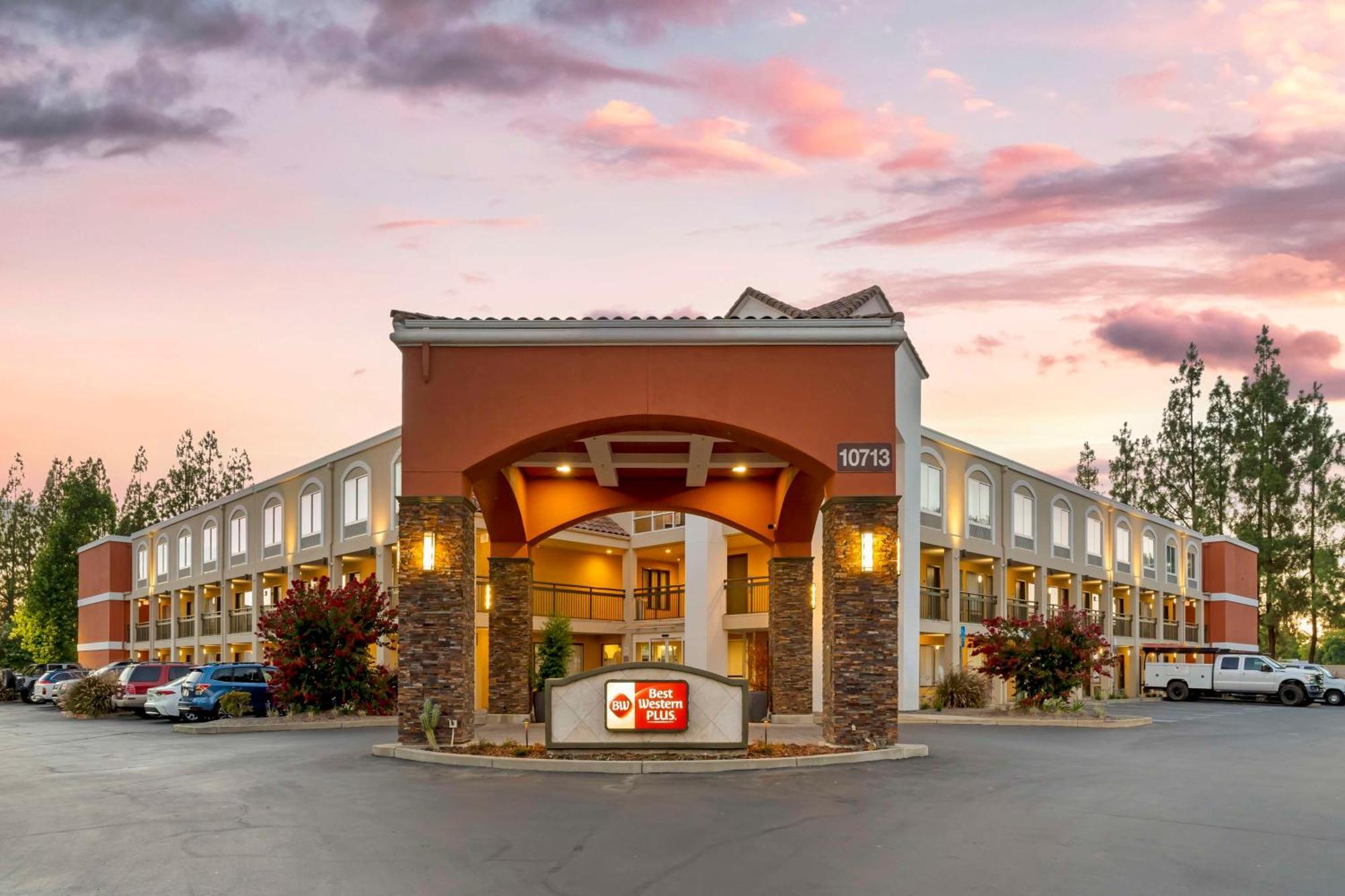 Best Western Plus Rancho Cordova Inn Exterior photo