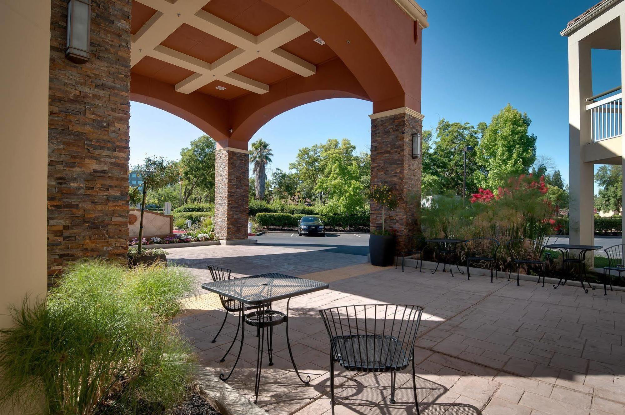 Best Western Plus Rancho Cordova Inn Exterior photo